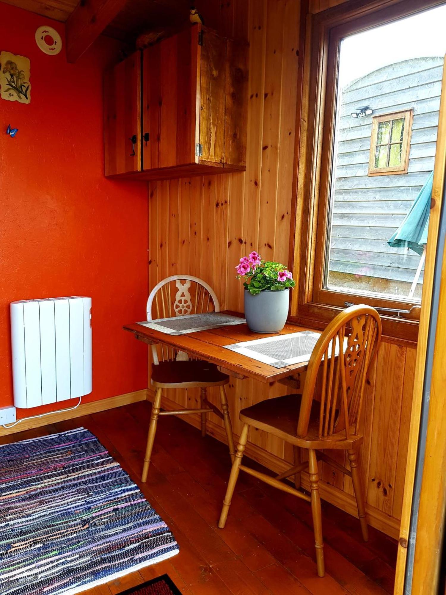 Foxglove Accommodation Крейвън Армс Екстериор снимка